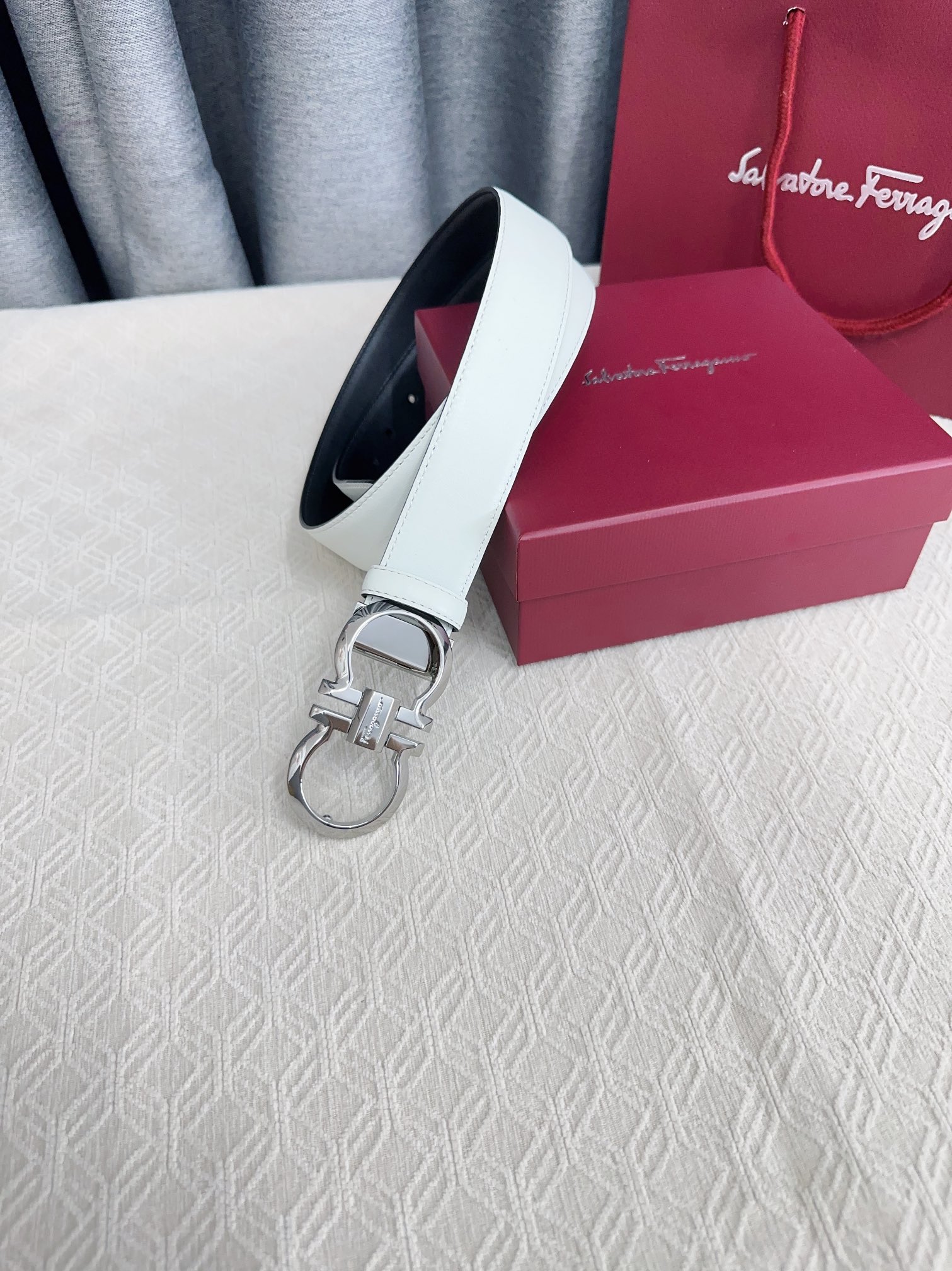 Luxury Oxen Skin Belt with NFC Chip Swipe Code for Fashionable City Style - 图片 6