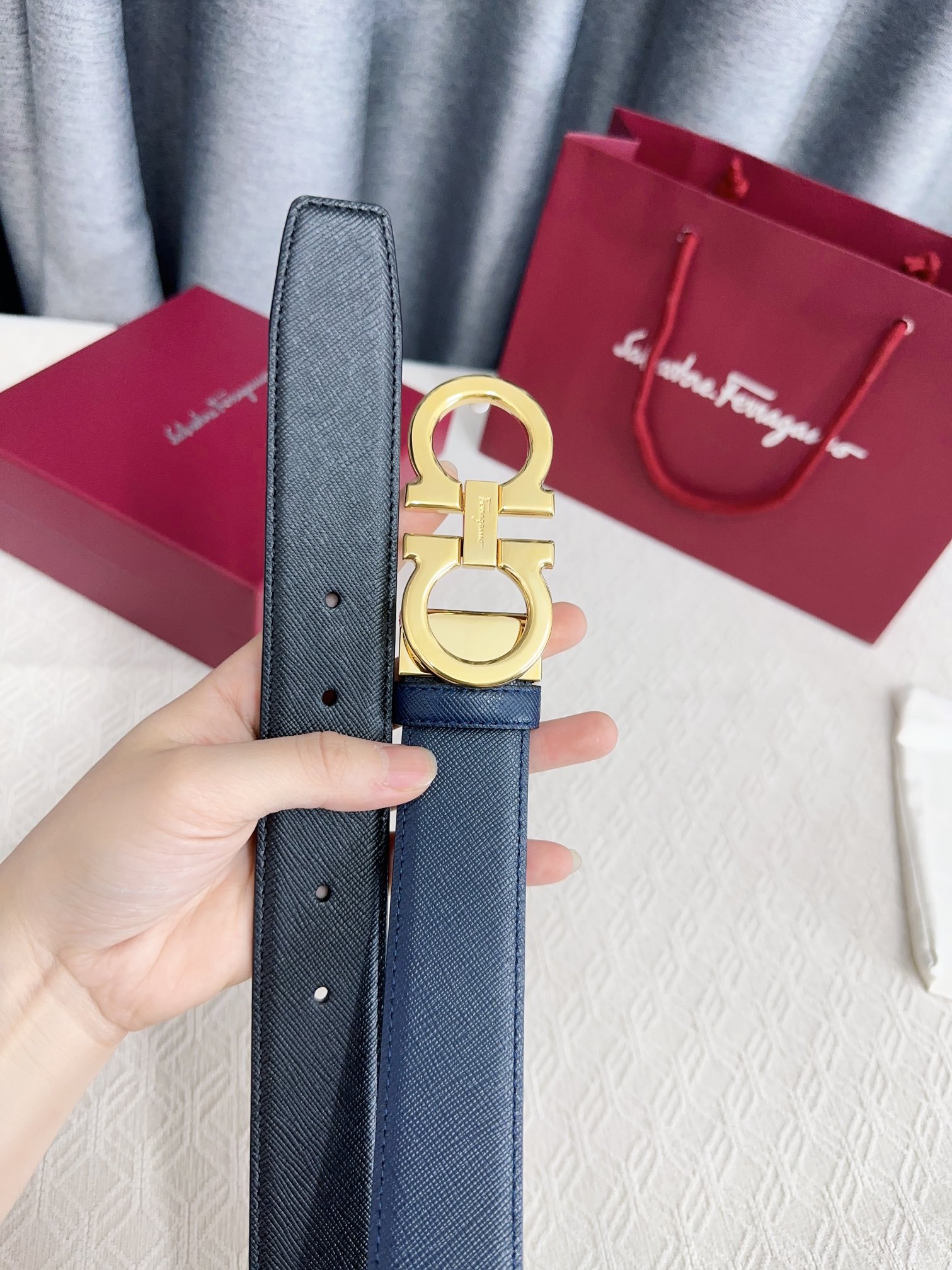 Luxury Oxen Skin Belt with NFC Prototype Chip Sensorium for Fashionable City Dwellers. - 图片 6
