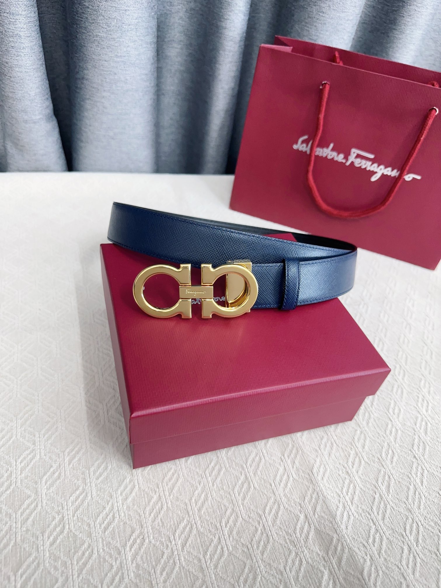 Luxury Oxen Skin Belt with NFC Prototype Chip Sensorium for Fashionable City Dwellers. - 图片 4