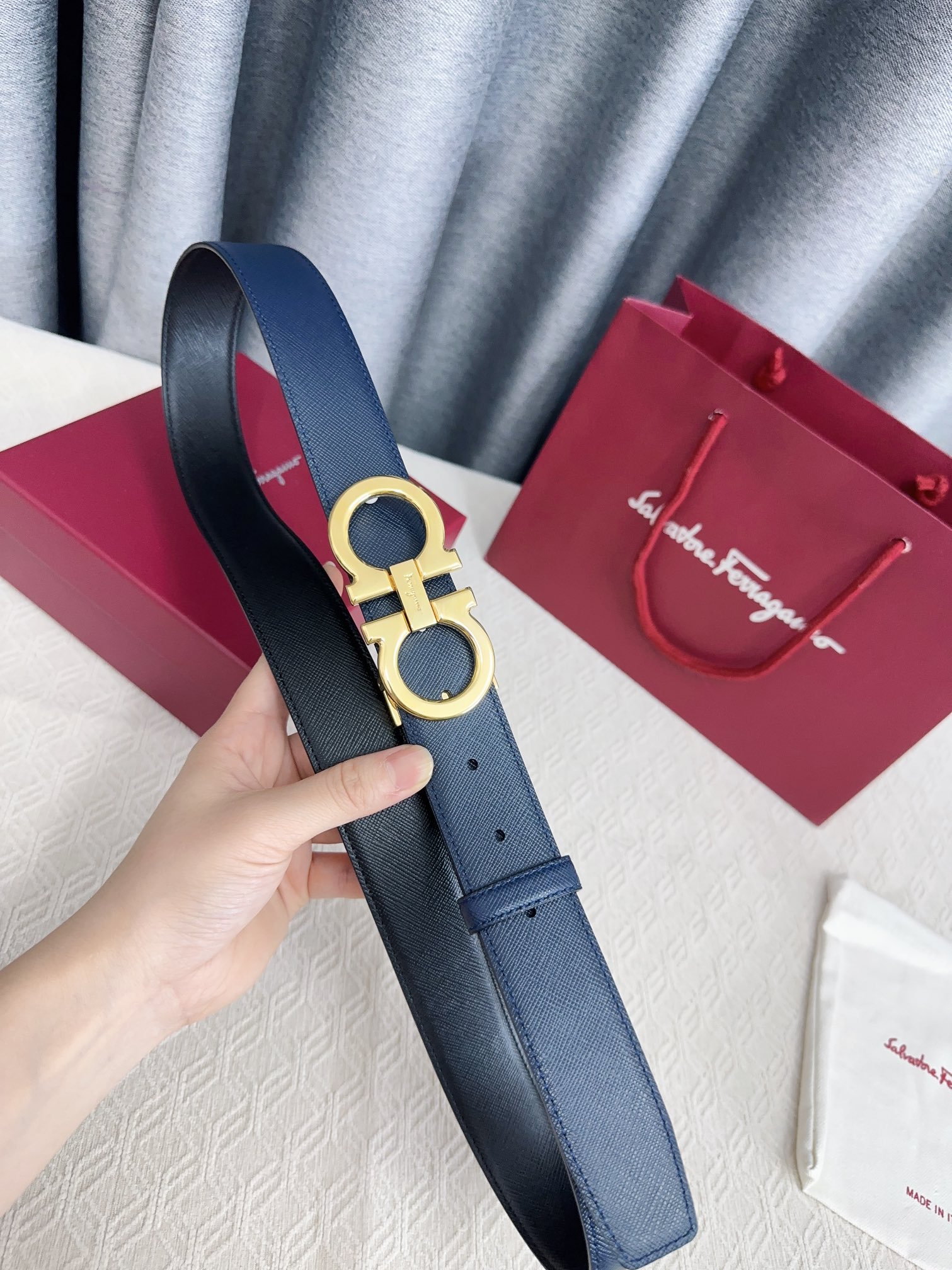 Luxury Oxen Skin Belt with NFC Prototype Chip Sensorium for Fashionable City Dwellers. - 图片 2