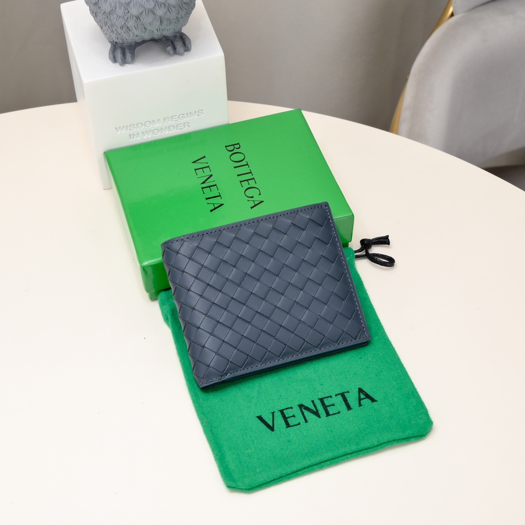 Bottega Veneta 小格 牛皮 短夹 8卡位 2纸币隔层