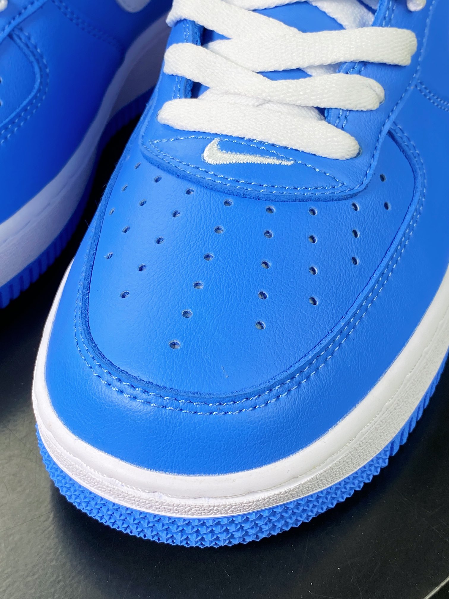 Air Force 1'07 Low Retro”Color of the Month/Brown Gum” Air Force 1 Sneakers ”Anniversary Edition White and Blue” DM0576-400