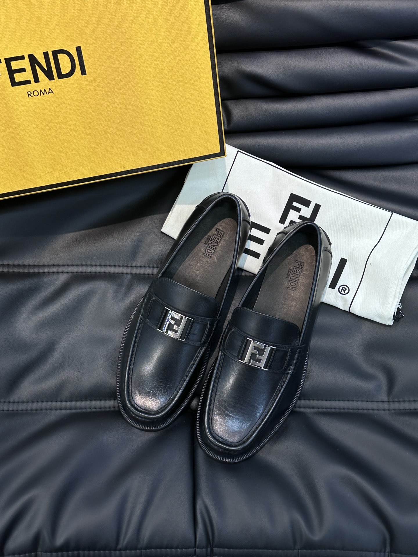 Fendi Shoes Plain Toe Buy 1:1
 Men Gold Hardware Calfskin Cowhide Genuine Leather Casual