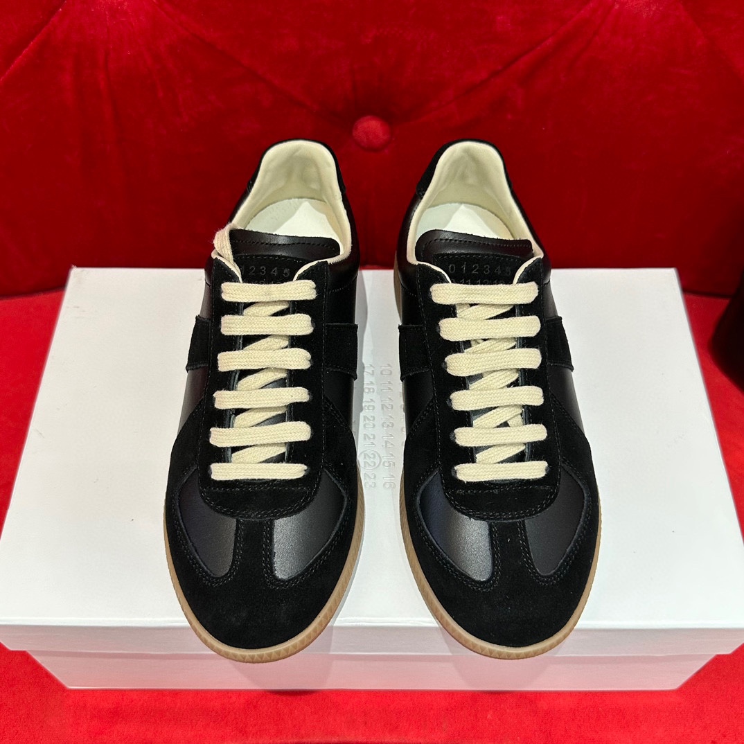 마르지엘라 MM6 블랙 화이트 스니커즈 레플리카 9130