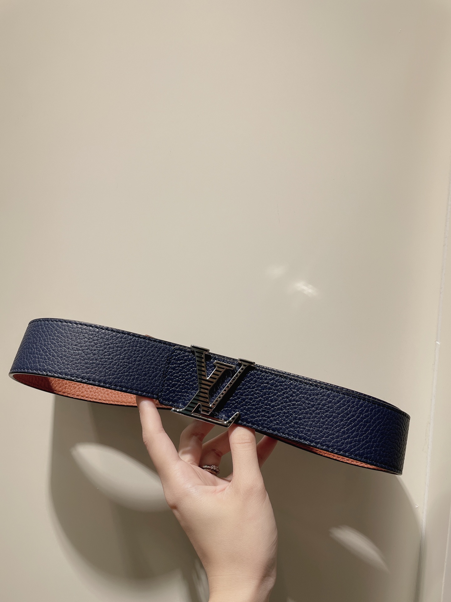 Ceinture Louis Vuitton Réversible en Cuir Épi Bleu Marine et Orange