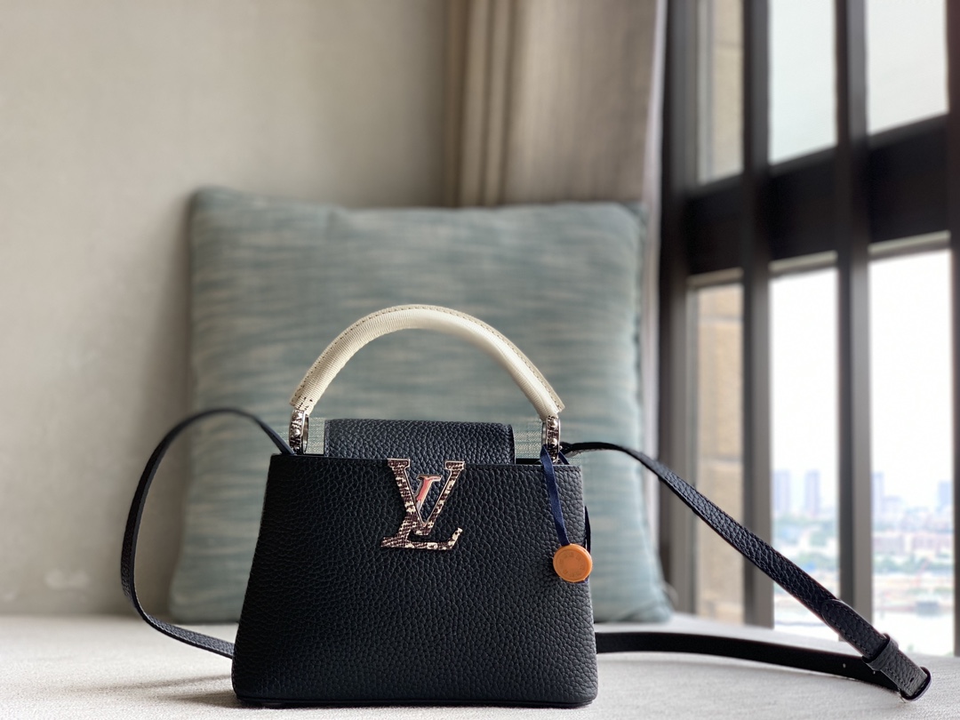 Louis Vuitton [Special quality original leather M94048 black white lizard silver buckle]