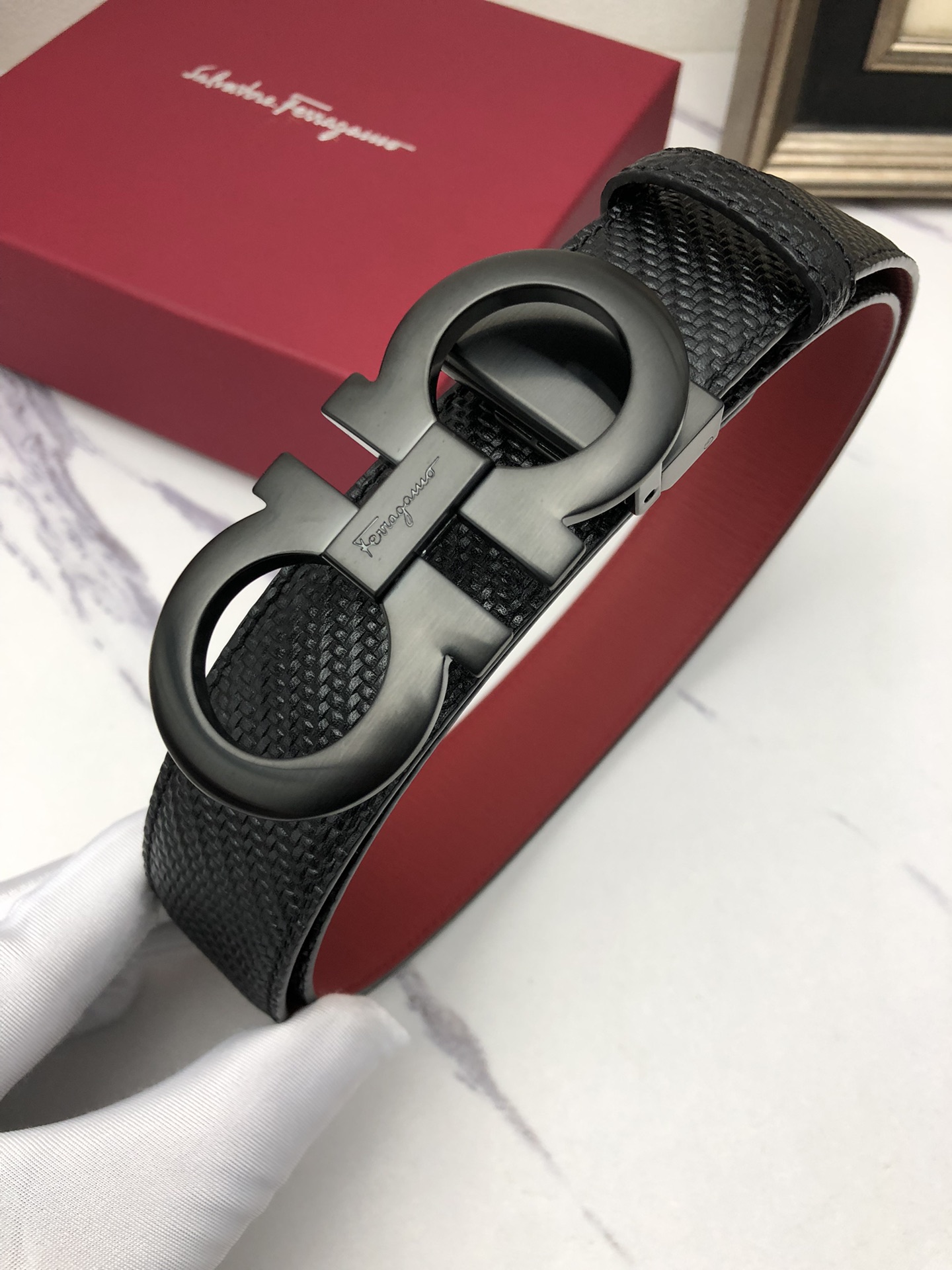 Original Ferragamo: original first-layer cowhide embossed pattern surface: lined with first-layer calfskin bottom. Both…