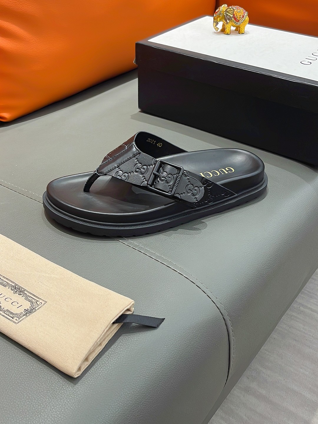 Gucci Men's Black Rubber Thong Sandals with Embossed GG Pattern 5 a1692003586899 7001