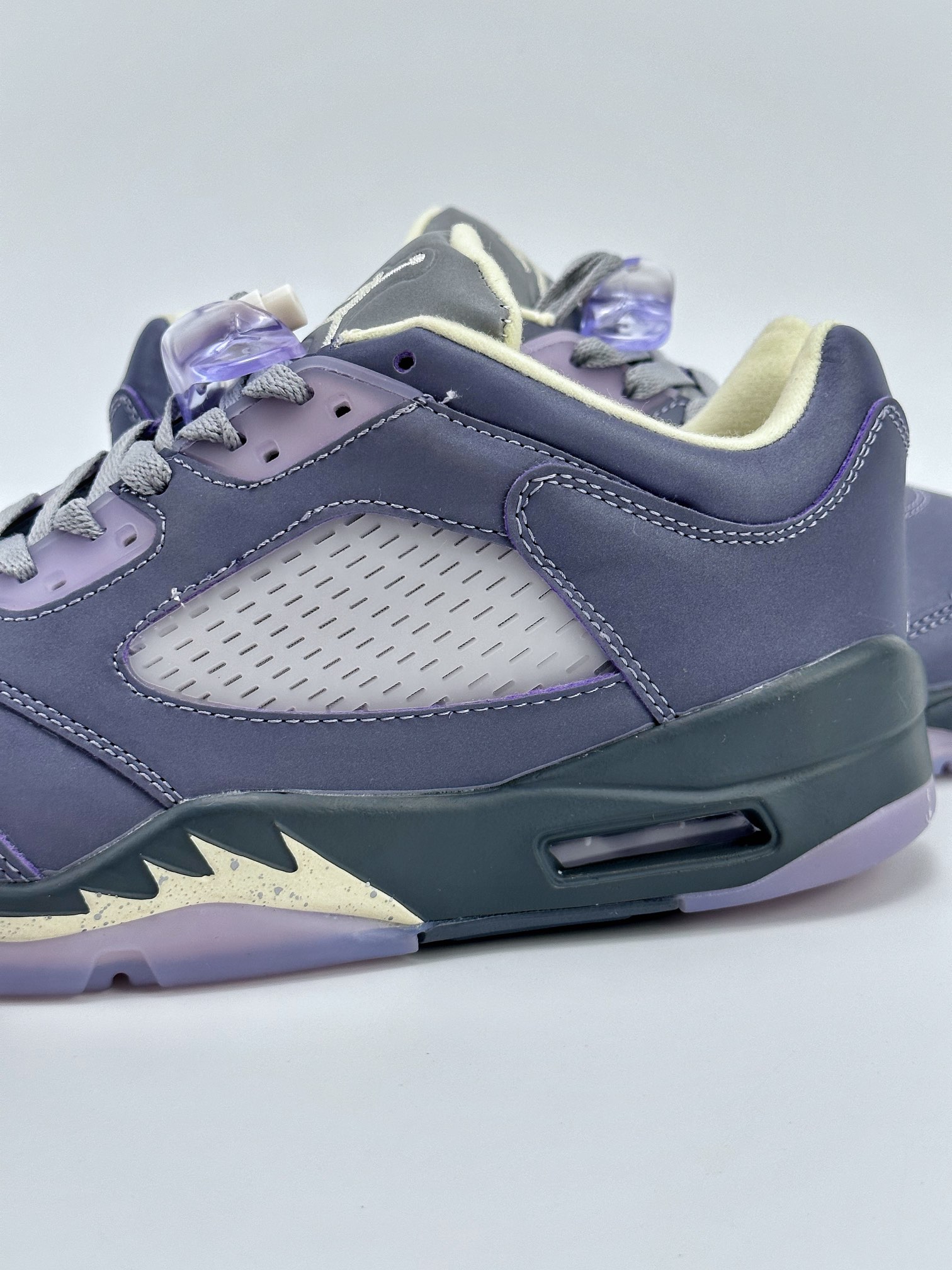 Air Jordan 5 Retro Low ”Indigo Haze” Blue Gray Purple FJ4563-500