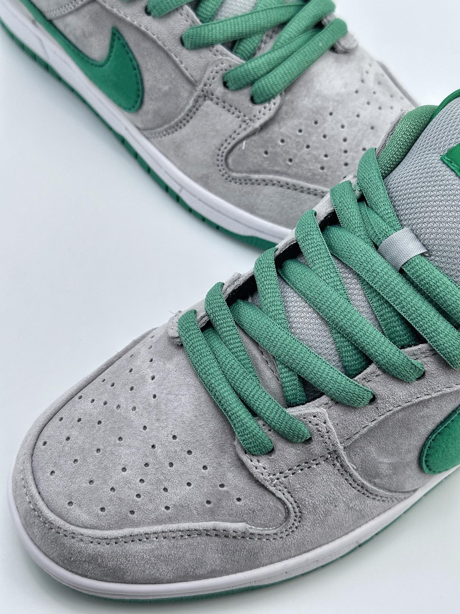 Nike SB Dunk Low Medusa Grey Green 313170-030