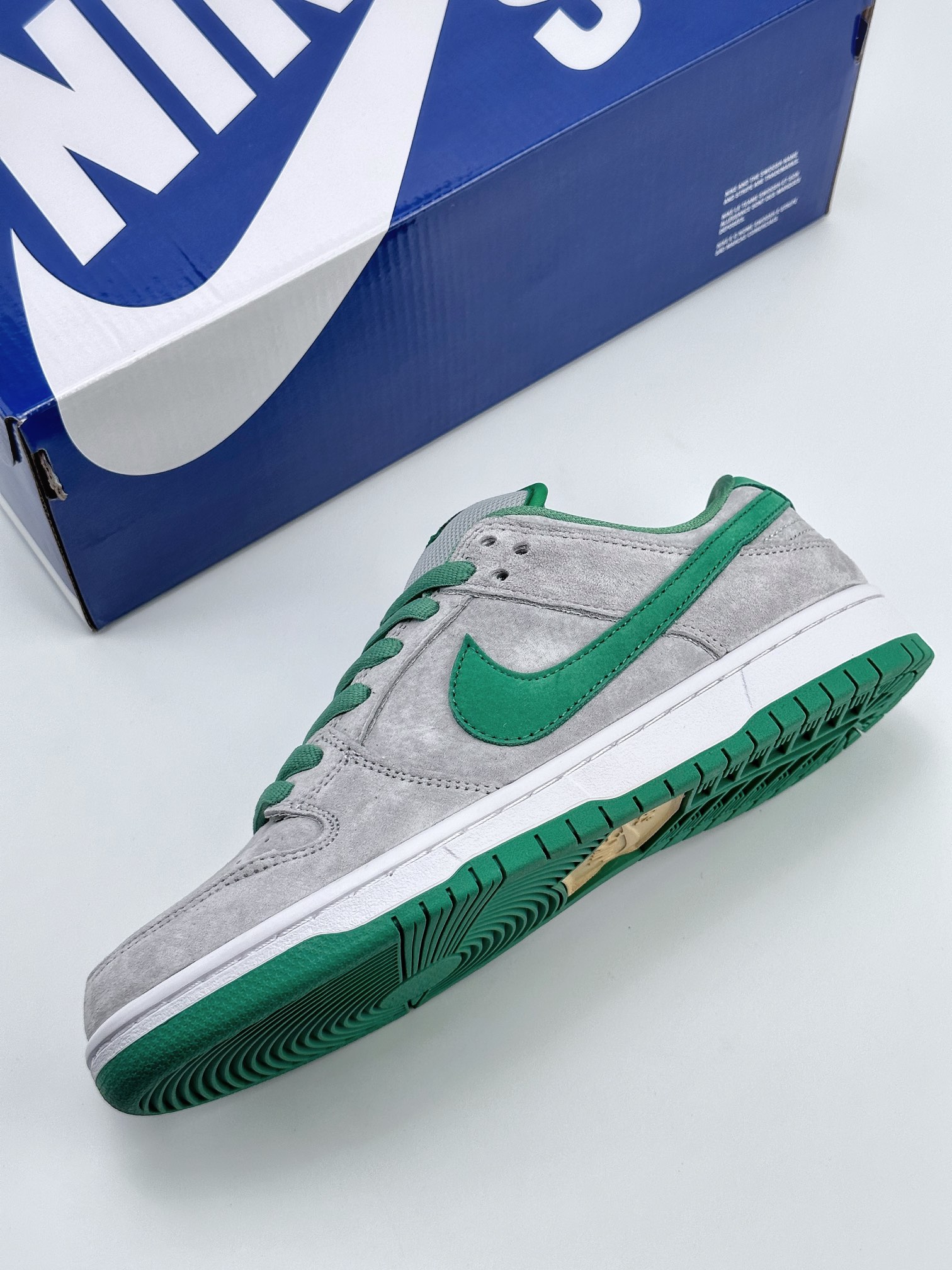 Nike SB Dunk Low Medusa Grey Green 313170-030