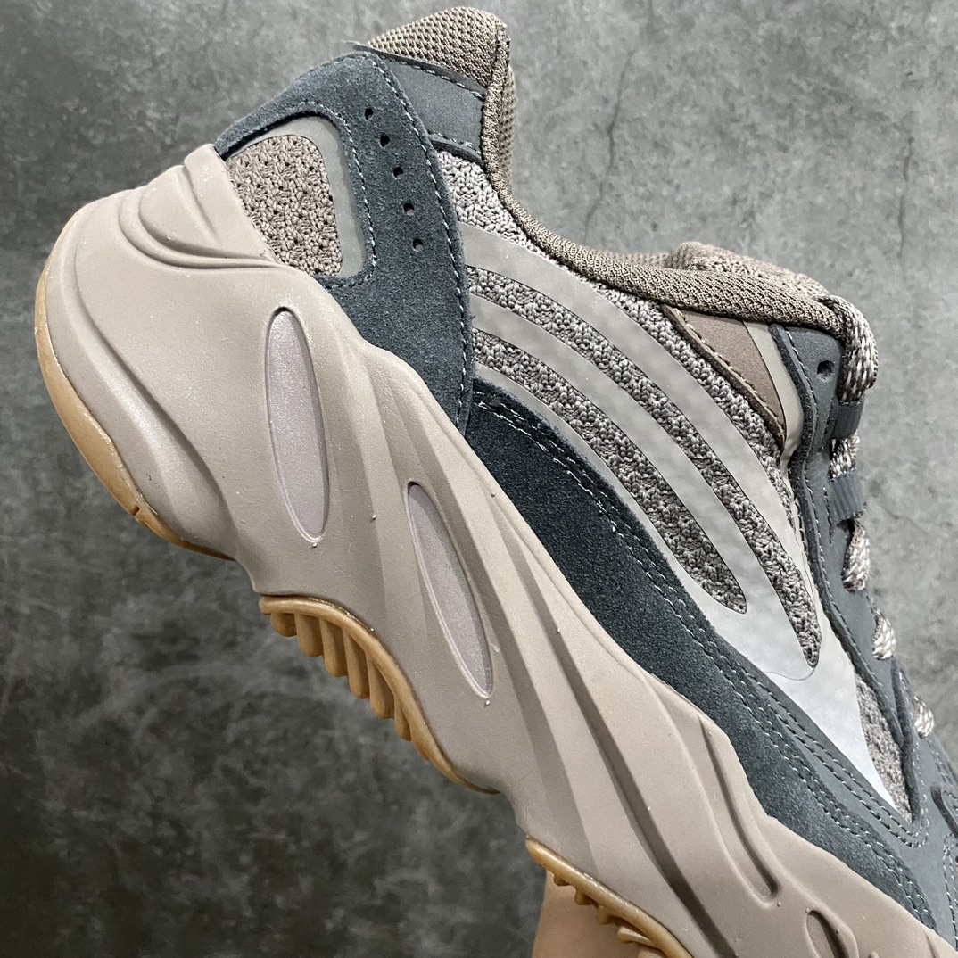 420 【LW版本】Yeezy 700v2 Mauve 大地 棕褐色 GZ0724