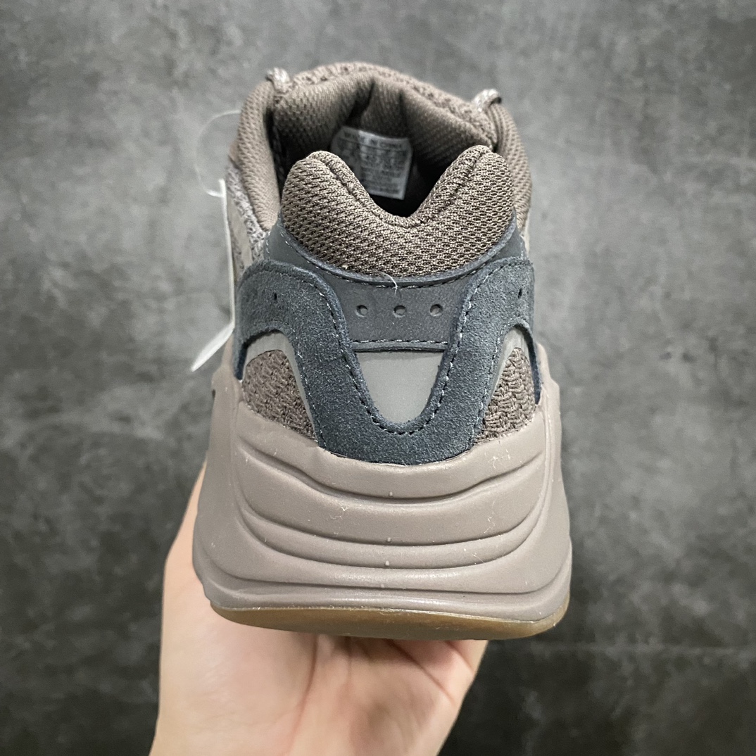 [LW version] Yeezy 700v2 Mauve Earth Tan GZ0724