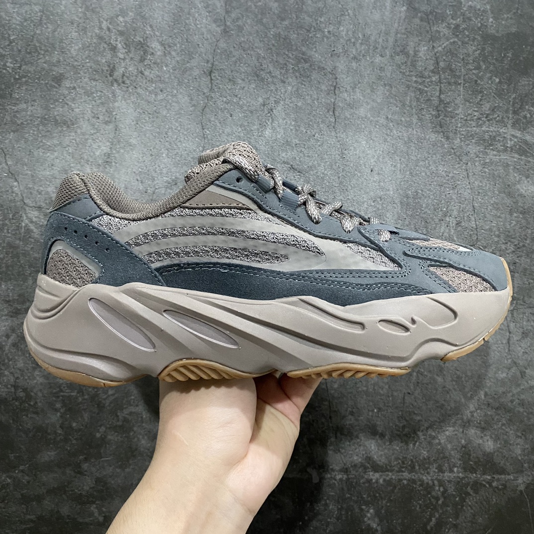 420 【LW版本】Yeezy 700v2 Mauve 大地 棕褐色 GZ0724