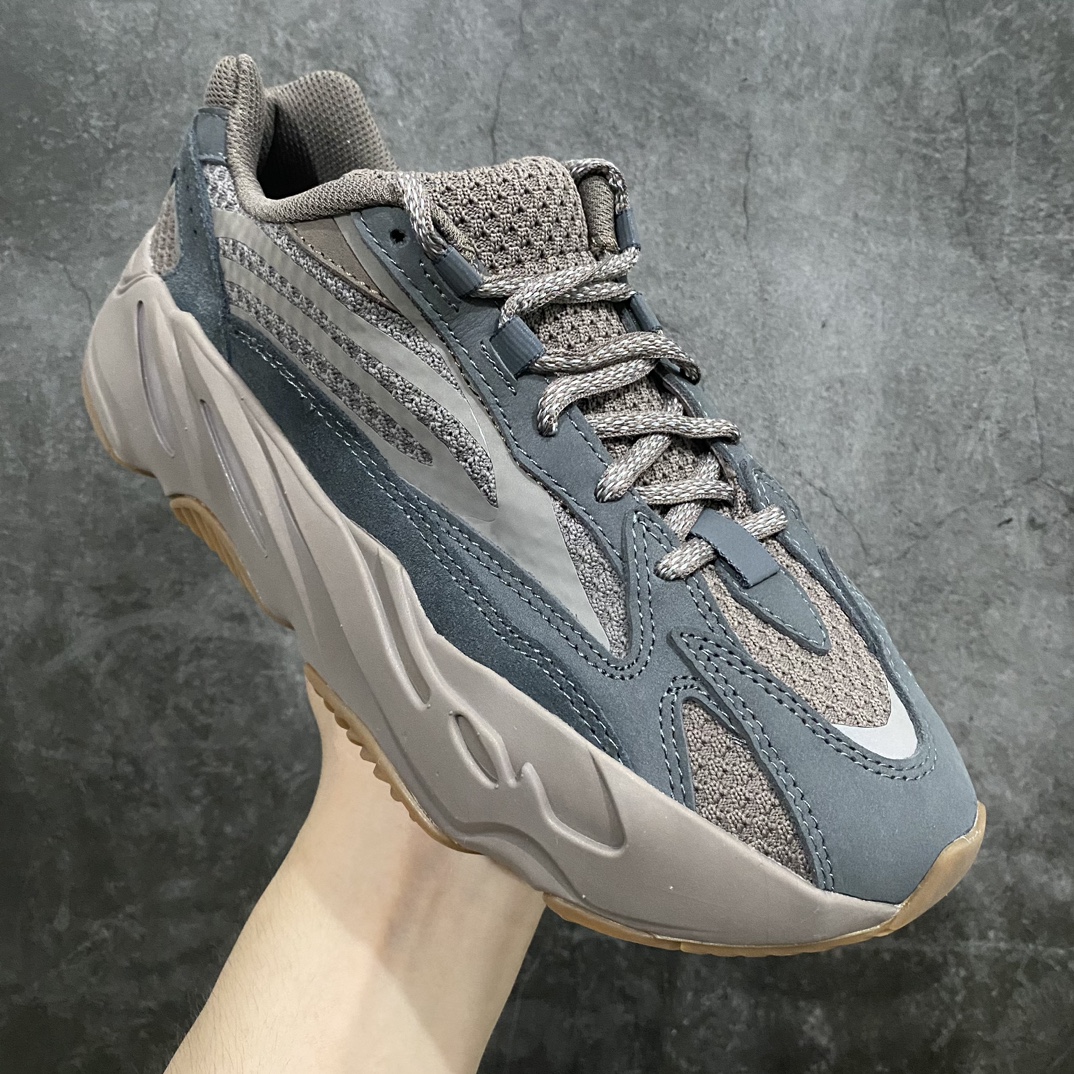 420 【LW版本】Yeezy 700v2 Mauve 大地 棕褐色 GZ0724