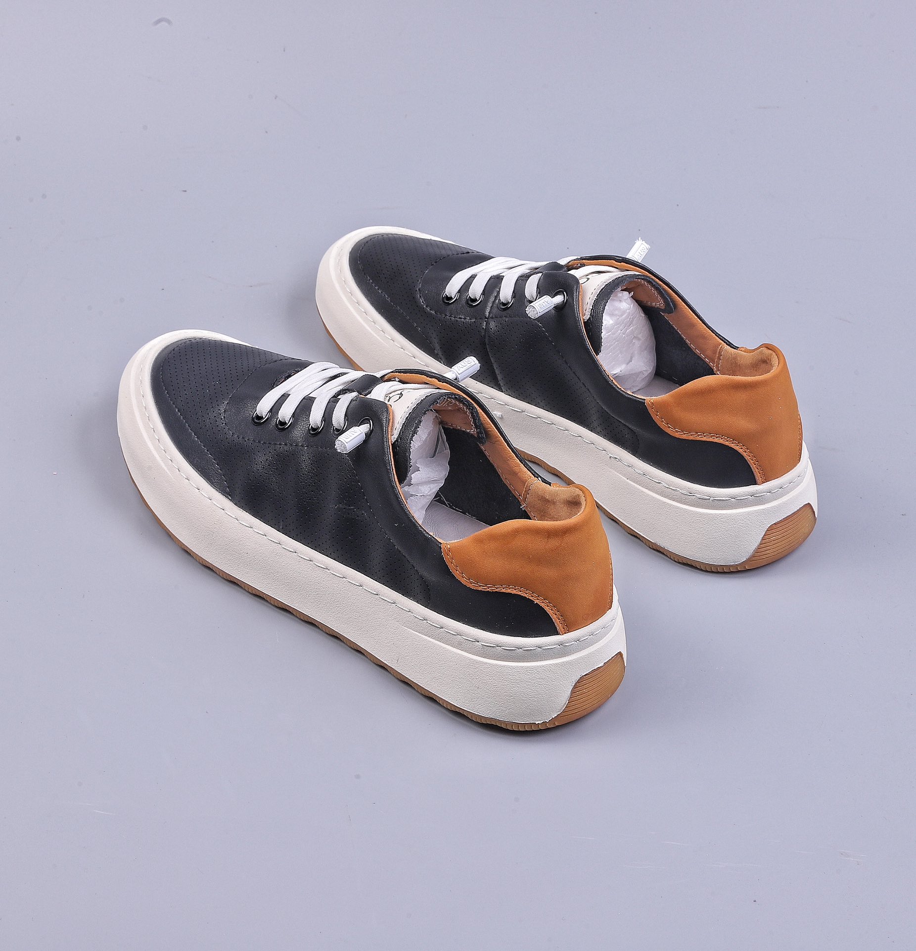 ECCO Danish light luxury brand, breathable casual shoes, same style as Huang Jingyu