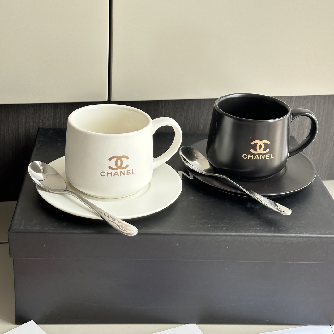 CHANEL Coffee & Tea Set (Set of 2 Cups, 2 Saucers, and 2 Spoons - Comprehensive 5