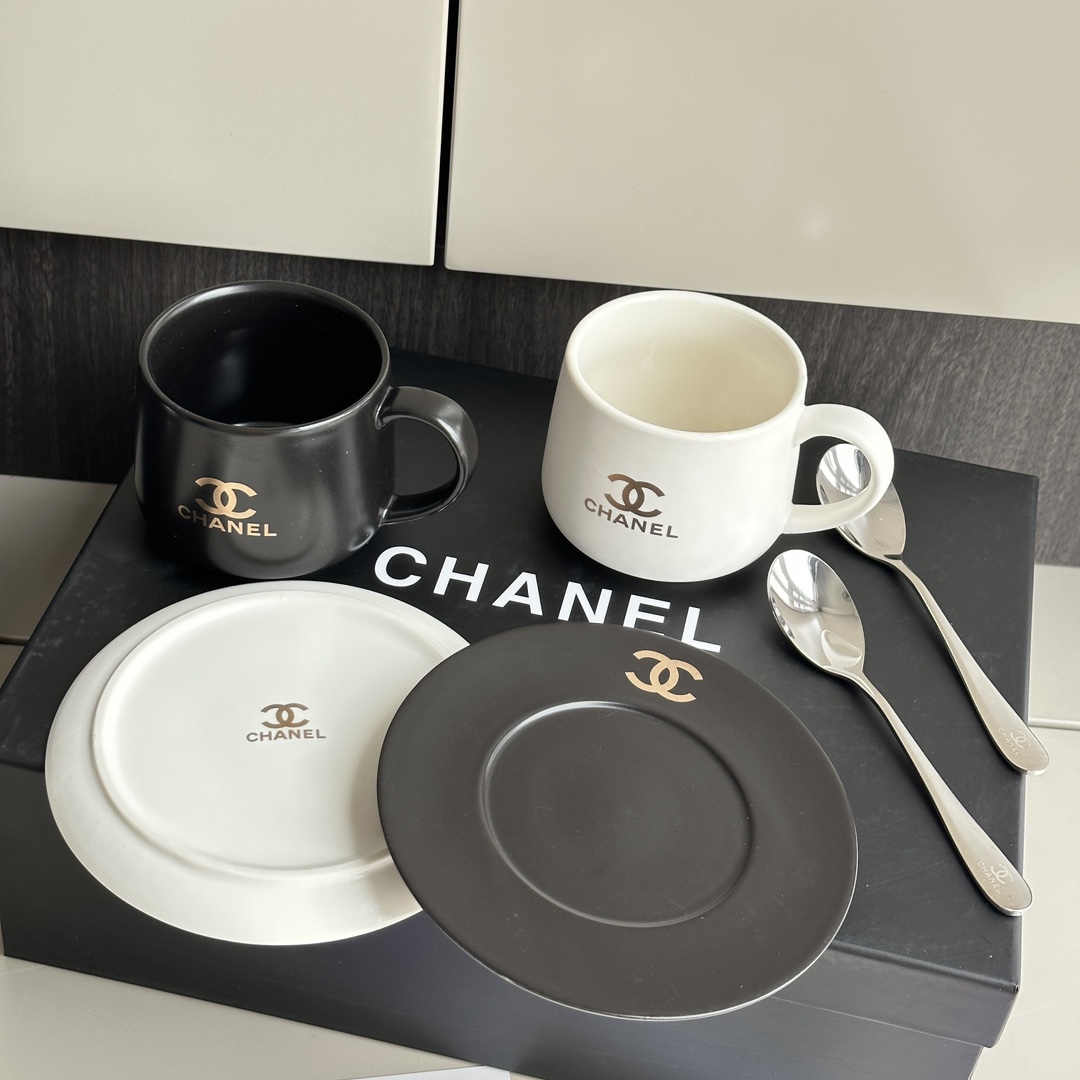 CHANEL Coffee & Tea Set (Set of 2 Cups, 2 Saucers, and 2 Spoons - Comprehensive 8