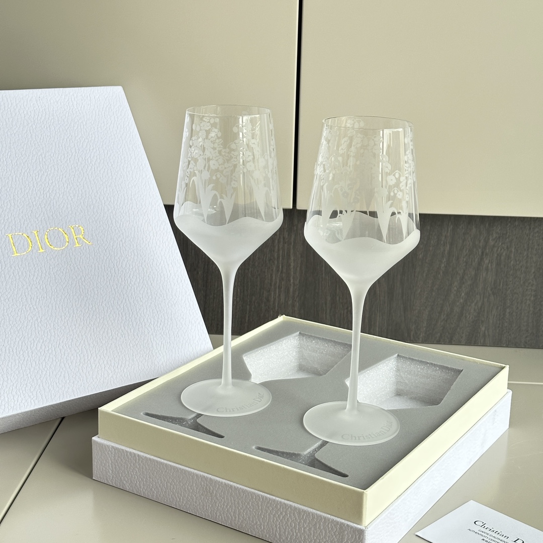 Inspired by Christian Dior’s cherished lily of the valley, this red wine - Comprehensive 4
