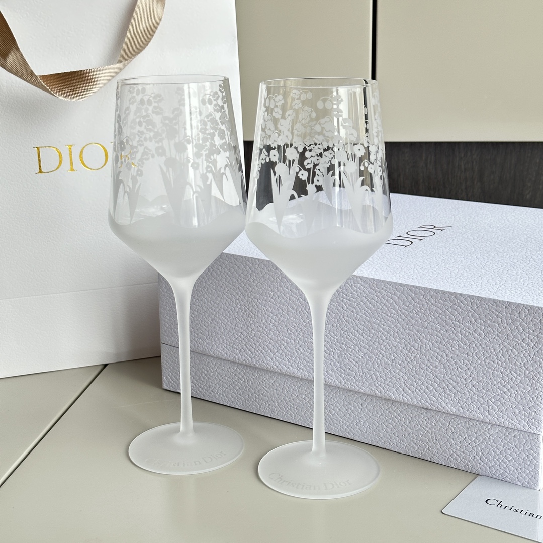 Inspired by Christian Dior’s cherished lily of the valley, this red wine - Comprehensive 7