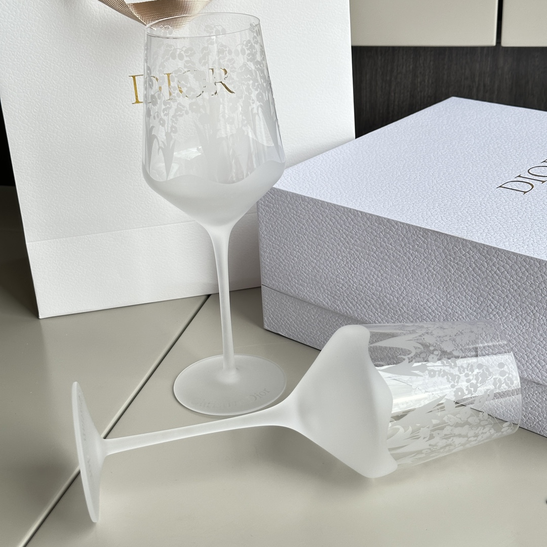 Inspired by Christian Dior’s cherished lily of the valley, this red wine - Comprehensive 8