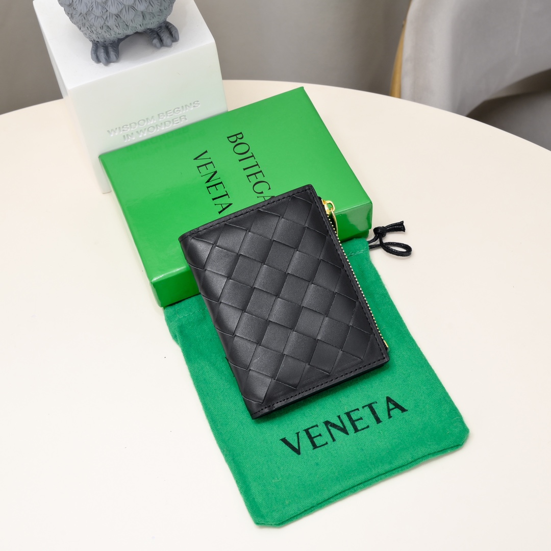 Bottega Veneta Medium Intrecciato Nappa Button Wallet Multi-Card Zip