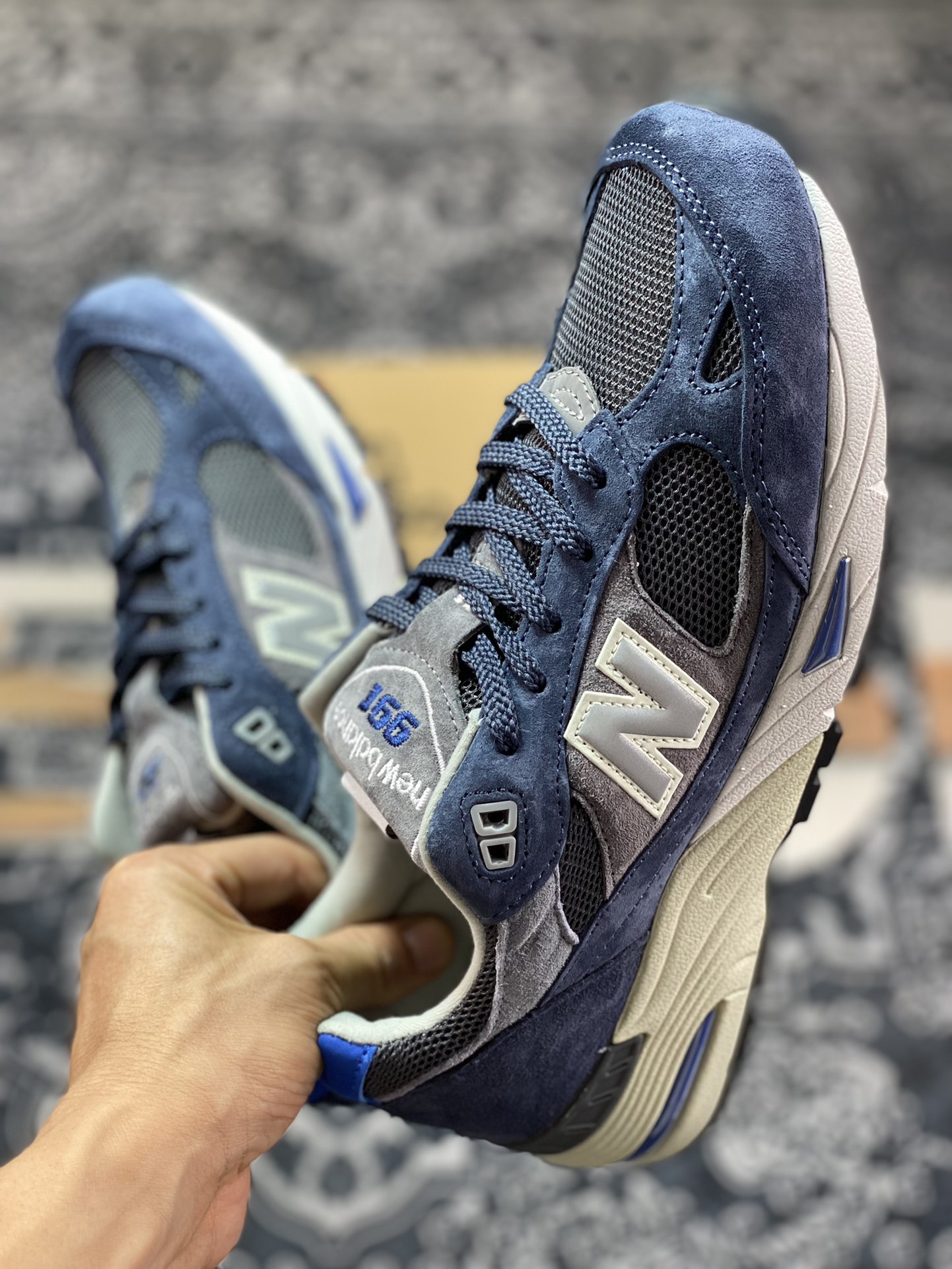 New Balance Made in USA M991 series American-made classic running shoes ”Navy Blue Dark Gray Royal Blue” M991GRB