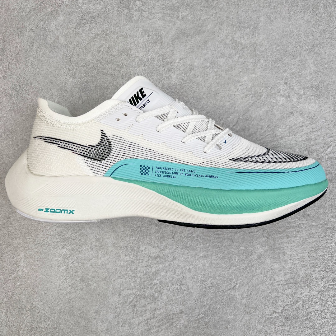 零售💰190 ＃福利特价‼NK ZoomX Vaporfly Next% 破2马拉松跑鞋 细节整体升级 这款next%和上一款4%的鞋最大区的别于在鞋面面料 鞋面使用了全新 Vaporweave 科技 这种类似蝉翼的材质相比 Flyknit 更加轻薄透气 非对称的鞋带系统和泡棉护垫的加入令舒适度更高 鞋头辅以超大的 Swoosh 点缀 再配上流线型外观设计 时尚感十足 SIZE：36 36.5 37.5 38 38.5 39 40 40.5 41 42 42.5 43 44 44.5 45 编码：Bby1936090-运动鞋