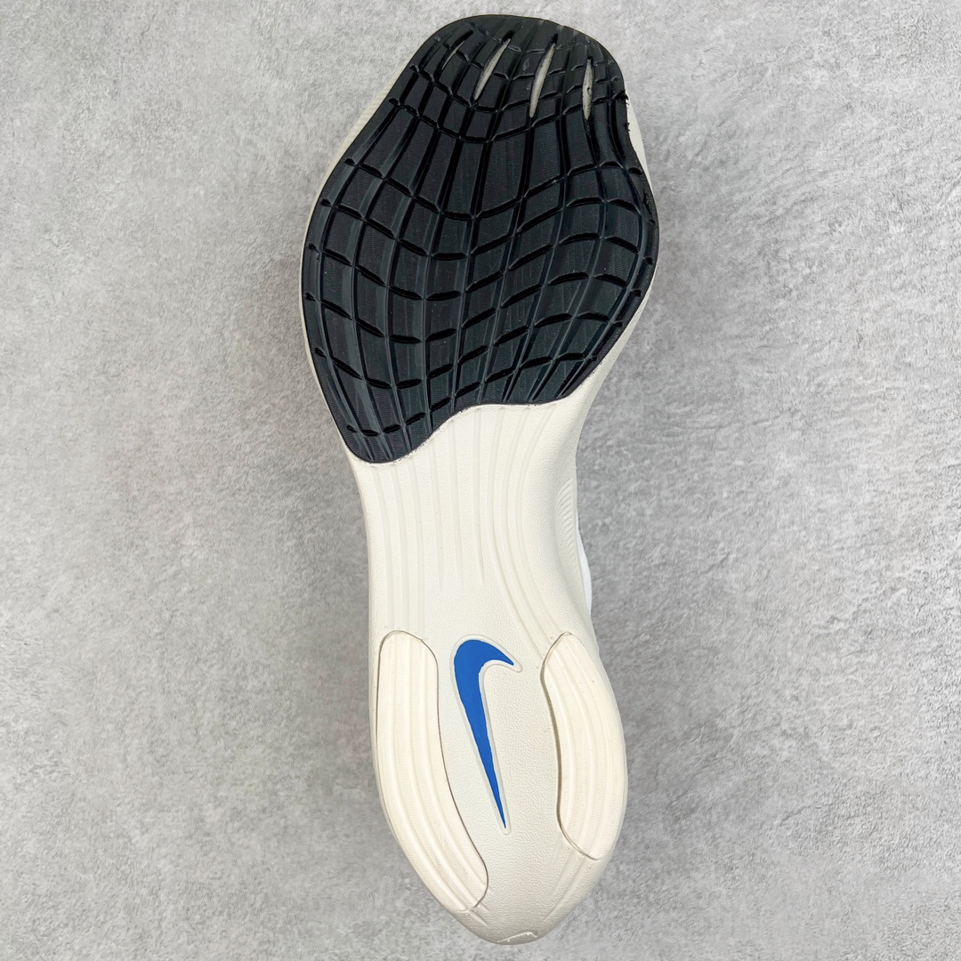 图片[9]-零售💰190 ＃福利特价‼NK ZoomX Vaporfly Next% 破2马拉松跑鞋 细节整体升级 这款next%和上一款4%的鞋最大区的别于在鞋面面料 鞋面使用了全新 Vaporweave 科技 这种类似蝉翼的材质相比 Flyknit 更加轻薄透气 非对称的鞋带系统和泡棉护垫的加入令舒适度更高 鞋头辅以超大的 Swoosh 点缀 再配上流线型外观设计 时尚感十足 SIZE：36 36.5 37.5 38 38.5 39 40 40.5 41 42 42.5 43 44 44.5 45 编码：Bby1936090-运动鞋