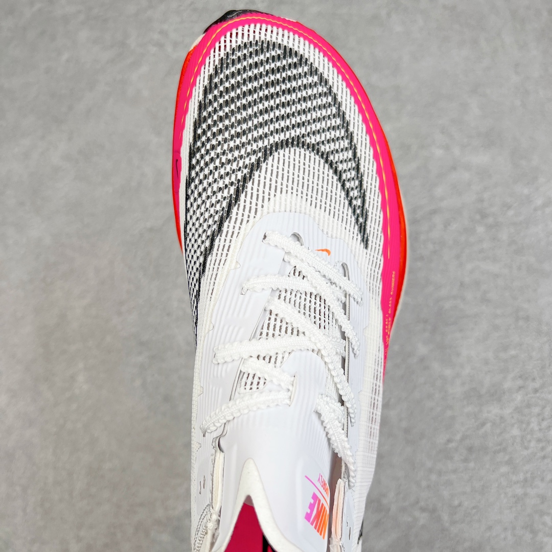 图片[4]-零售💰190 ＃福利特价‼NK ZoomX Vaporfly Next% 破2马拉松跑鞋 细节整体升级 这款next%和上一款4%的鞋最大区的别于在鞋面面料 鞋面使用了全新 Vaporweave 科技 这种类似蝉翼的材质相比 Flyknit 更加轻薄透气 非对称的鞋带系统和泡棉护垫的加入令舒适度更高 鞋头辅以超大的 Swoosh 点缀 再配上流线型外观设计 时尚感十足 SIZE：36 36.5 37.5 38 38.5 39 40 40.5 41 42 42.5 43 44 44.5 45 编码：Bby1936090-运动鞋