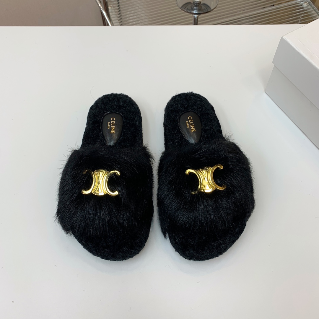 🔸CELI*E🔸羊毛拖鞋。毛茸茸的羊毛是选用欧洲进口A级羊毛，我们做到与原版一致满鞋全部采用纯羊毛，一点