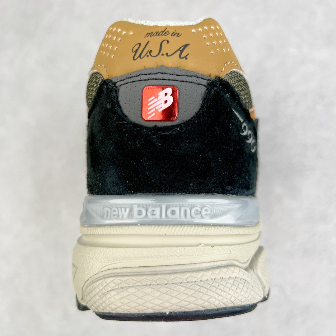 图片[8]-＃K版纯原福利 New Balance M990BB3 新百伦NB990V3 黑棕 第三代总统复古慢跑鞋 正确3M反光细节 原楦原纸版开发 正确6层组合底模精密开发 搭载全新碳素中底 后跟透明TPU水晶装饰条稳固 沿用了引以为傲的跑鞋手工技艺 采用猪皮绒面并包裹局部透气网面的鞋身设计 菱网鞋舌上刻有New Balance USA 鞋面依旧身着经典的大热之灰 彰显了其高端的品质身份 尺码：36 37 37.5 38 38.5 39 40 40.5 41.5 42 42.5 43 44 45-选品中心