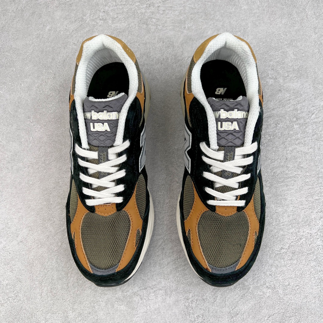 图片[2]-＃K版纯原福利 New Balance M990BB3 新百伦NB990V3 黑棕 第三代总统复古慢跑鞋 正确3M反光细节 原楦原纸版开发 正确6层组合底模精密开发 搭载全新碳素中底 后跟透明TPU水晶装饰条稳固 沿用了引以为傲的跑鞋手工技艺 采用猪皮绒面并包裹局部透气网面的鞋身设计 菱网鞋舌上刻有New Balance USA 鞋面依旧身着经典的大热之灰 彰显了其高端的品质身份 尺码：36 37 37.5 38 38.5 39 40 40.5 41.5 42 42.5 43 44 45-选品中心