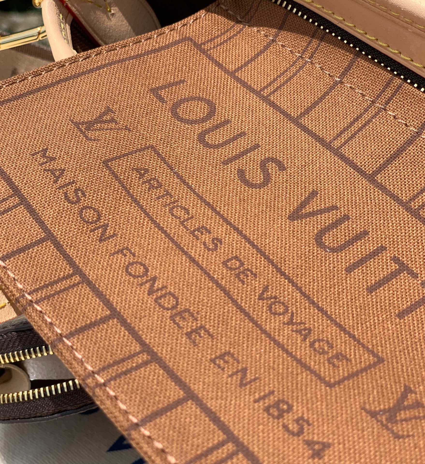 🌼 m46705尺寸：24×14×9cmLv最近的爆款实在是太多了，这款Neverfull bb M46