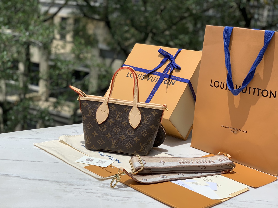 🌼 m46705尺寸：24×14×9cmLv最近的爆款实在是太多了，这款Neverfull bb M46