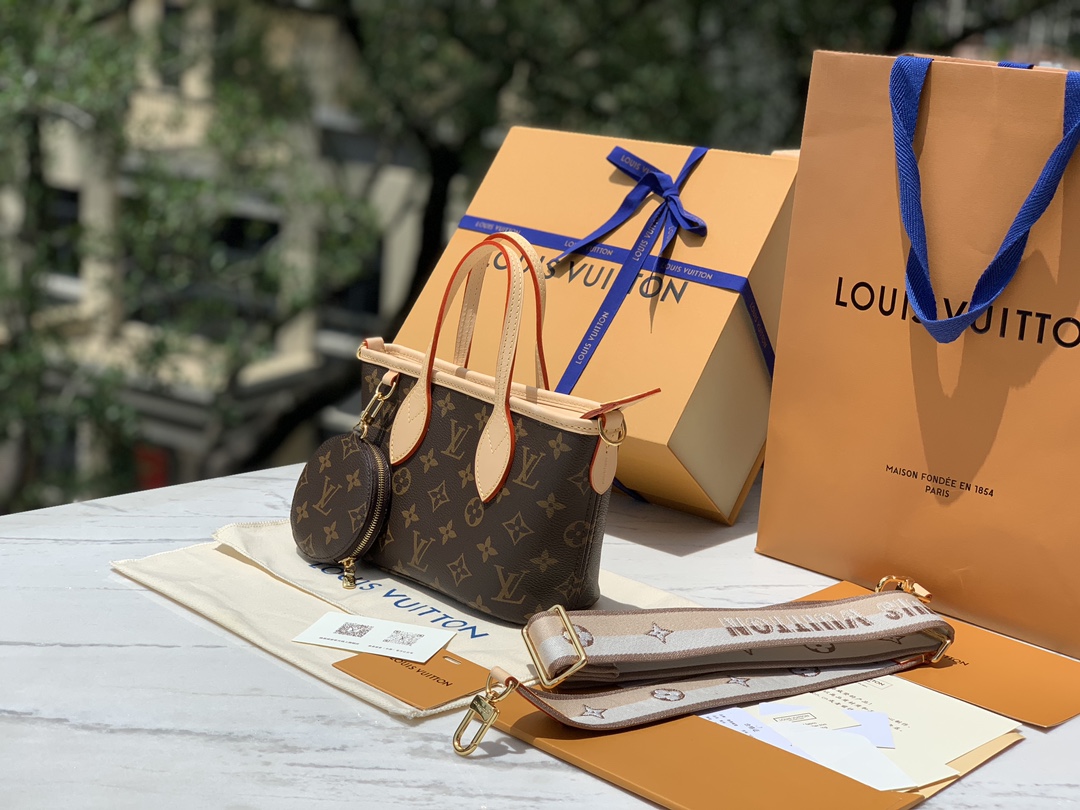 🌼 m46705尺寸：24×14×9cmLv最近的爆款实在是太多了，这款Neverfull bb M46