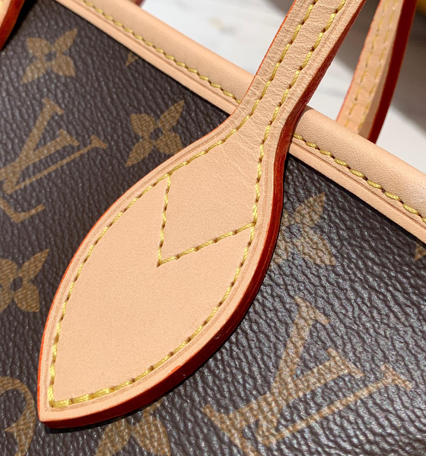 🌼 m46705尺寸：24×14×9cmLv最近的爆款实在是太多了，这款Neverfull bb M46