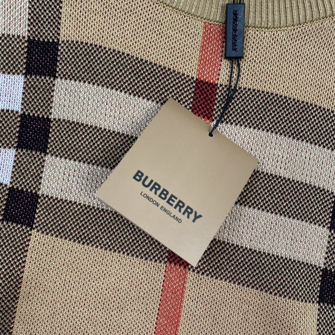 T.L. Burberry Barbara Classic Script T-shirt: High-Quality Knitted Tampons in Khaki - 图片 7