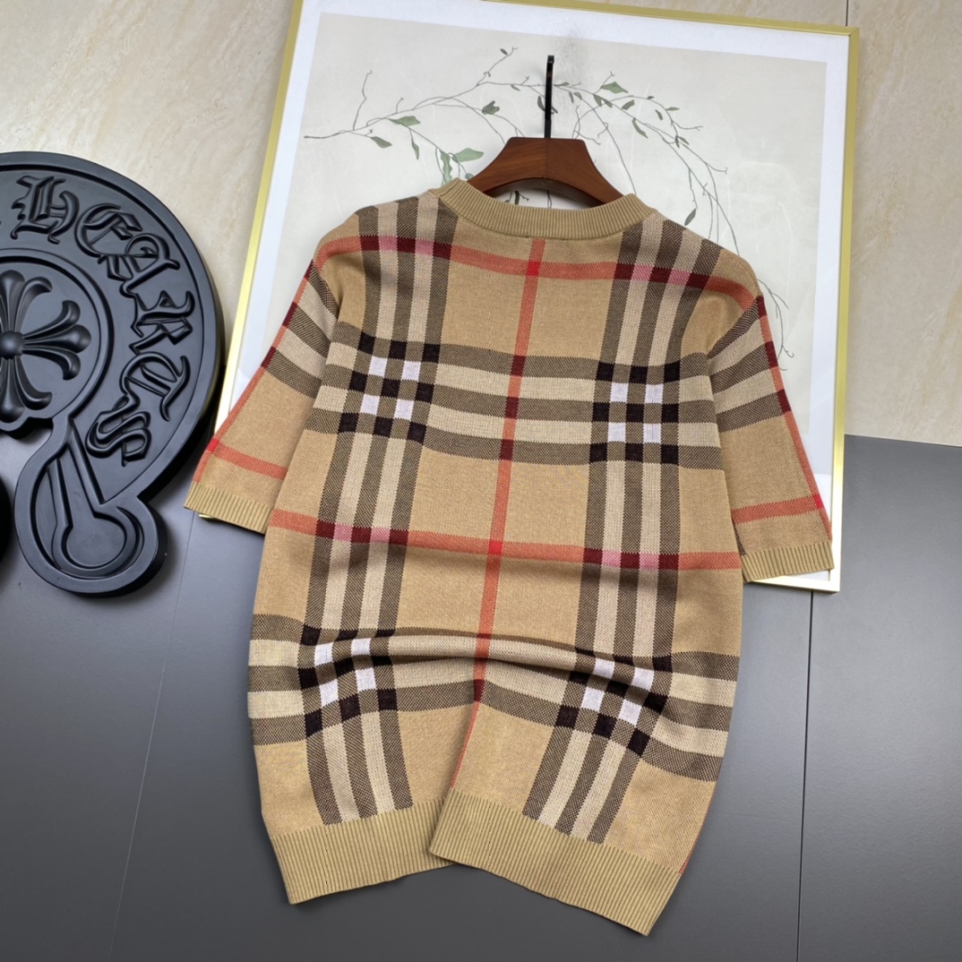 T.L. Burberry Barbara Classic Script T-shirt: High-Quality Knitted Tampons in Khaki - 图片 3