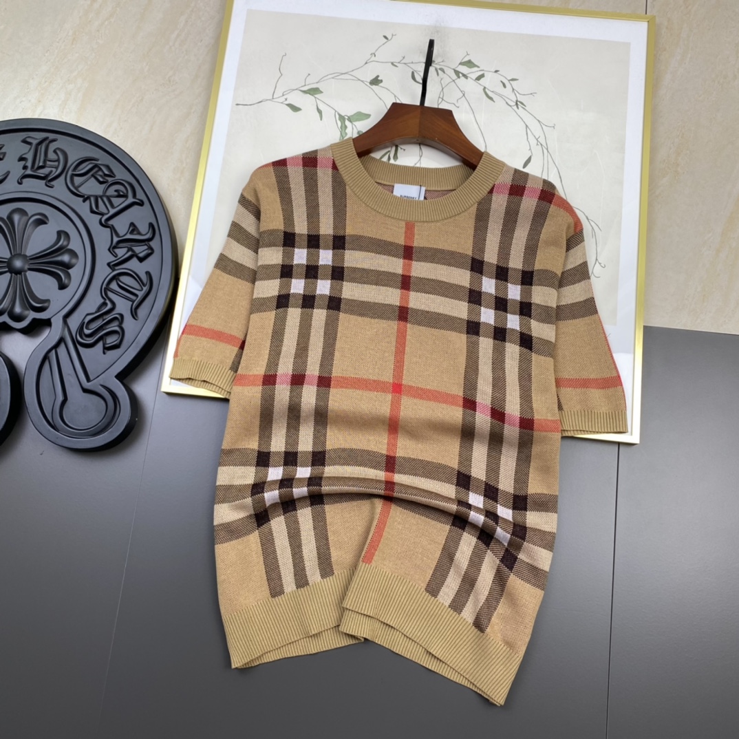 T.L. Burberry Barbara Classic Script T-shirt: High-Quality Knitted Tampons in Khaki - 图片 1