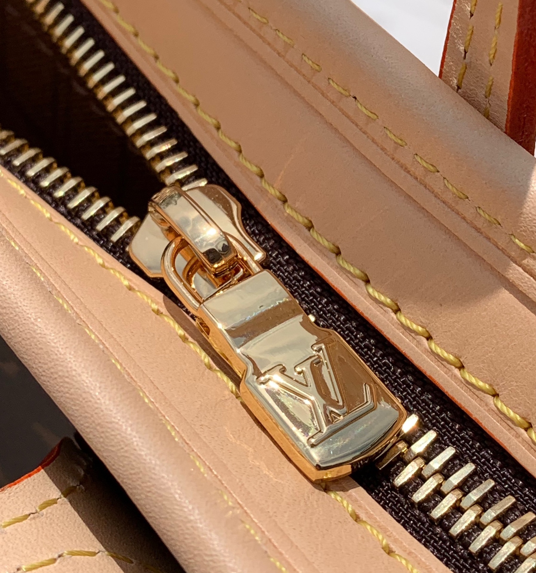 🌼 m46705尺寸：24×14×9cmLv最近的爆款实在是太多了，这款Neverfull bb M46