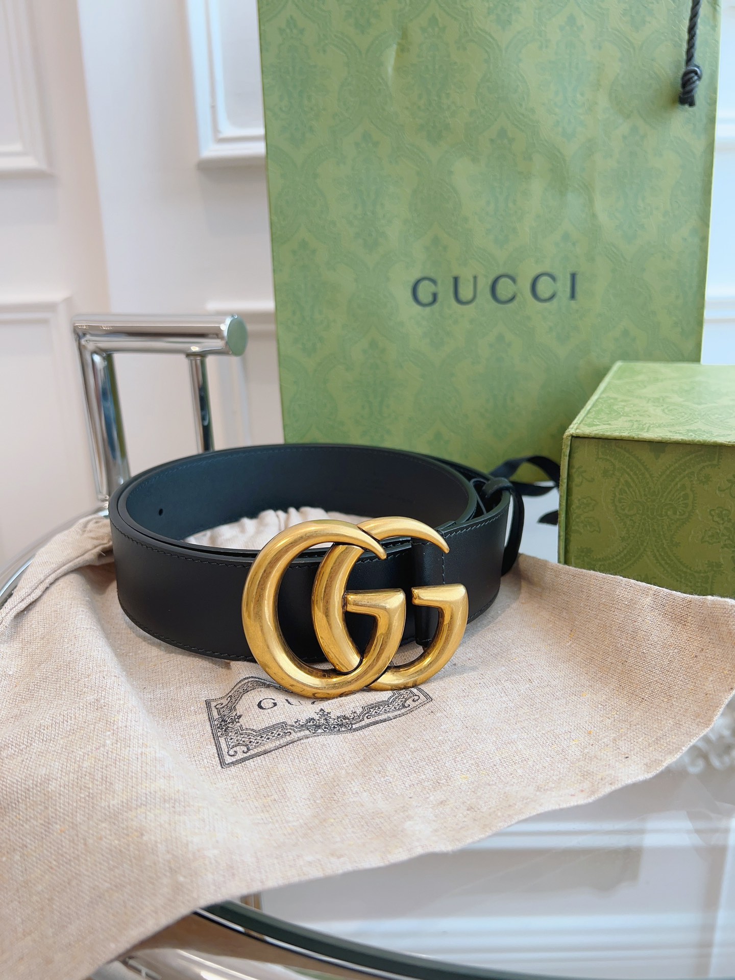 Gucci. De lujo, empaque completo, cinturón clásico de tienda, cuerpo de cuero de vacuno de primera capa de doble cara c…