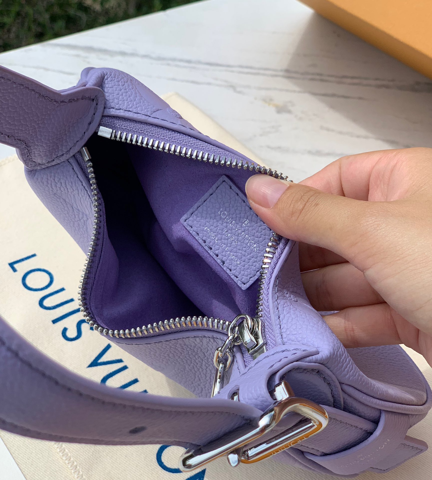 非市场普通货 进口皮料半钢五金 m82426尺寸20.5 x 11 x 5厘米 LV新款Mini Moo