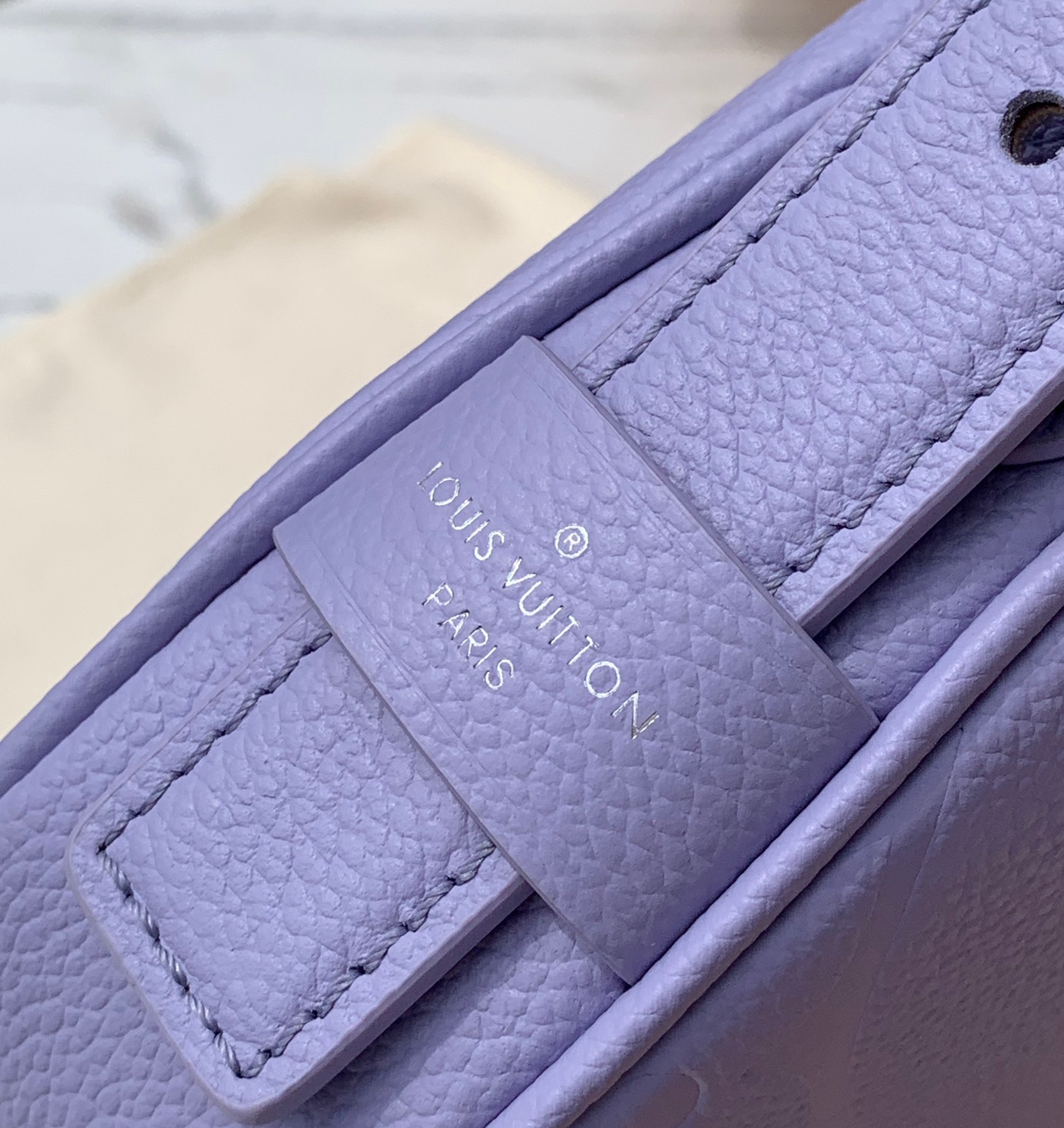 非市场普通货 进口皮料半钢五金 m82426尺寸20.5 x 11 x 5厘米 LV新款Mini Moo