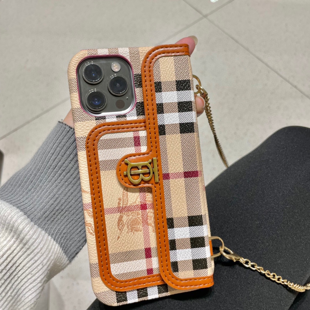 Burberry巴宝莉手机壳TB金色Logo格纹压印皮革三包可插卡官网同步型号iPhone136.1iP