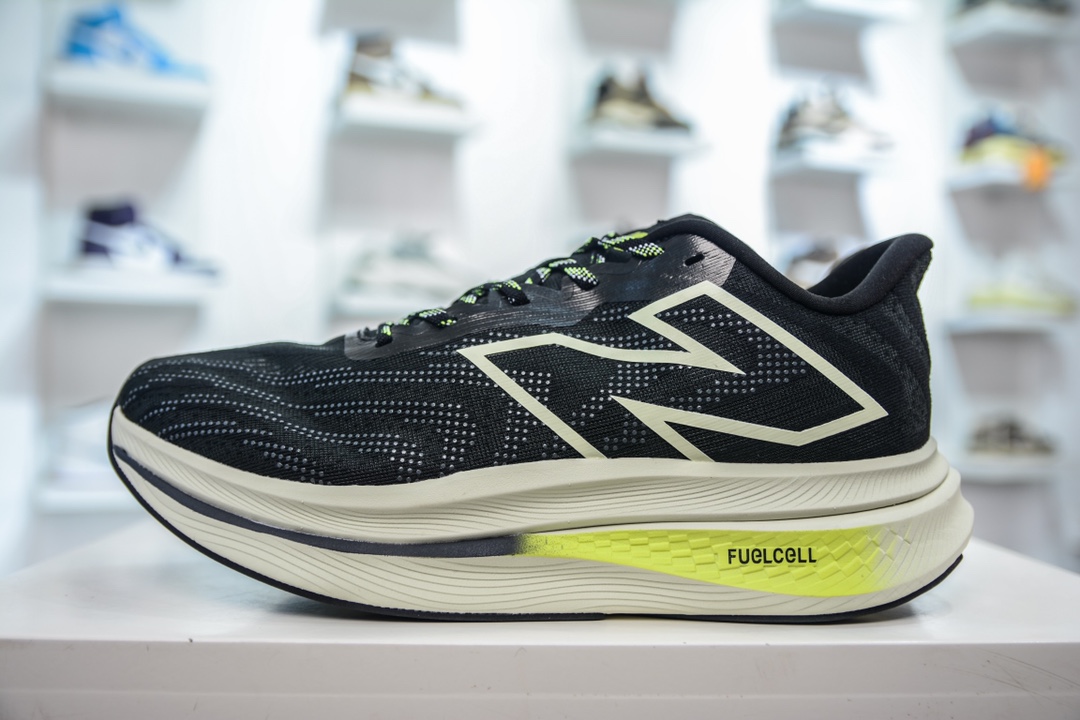 新G纯原 市面最强New Balance FuelCell SuperComp Trainer V2 新百伦慢跑鞋 MRCXBK3