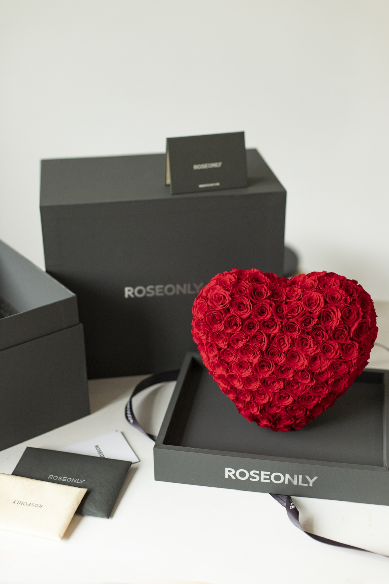 Roseonly Red Heart Rose Box: Eternal Love & Romance - The Ultimate Gift 7 i1692027733 6197 5