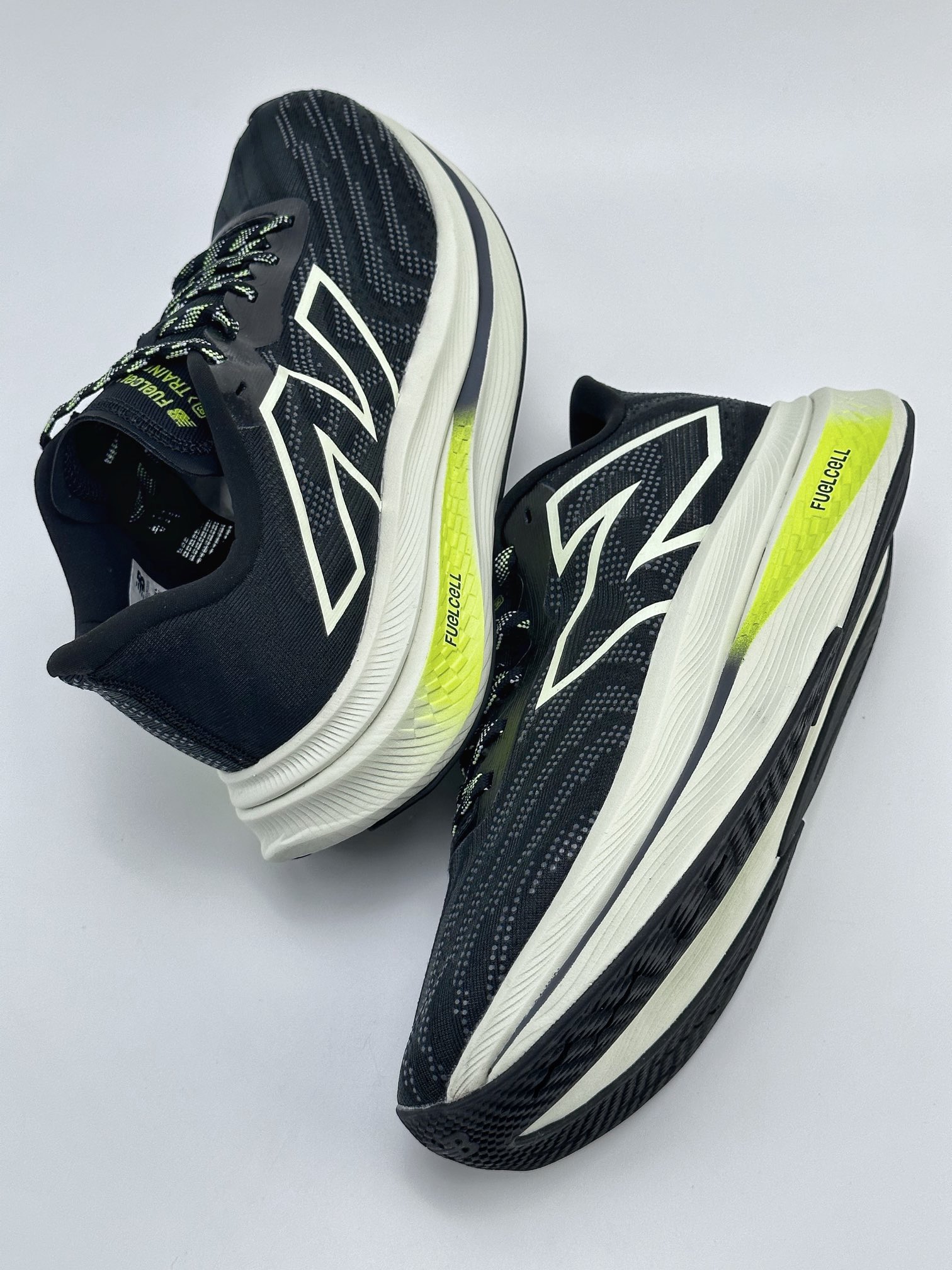 New Balance FuelCell SuperComp Trainer V2 NB series ultra-lightweight low-top casual sports jogging shoes MRCXBK3