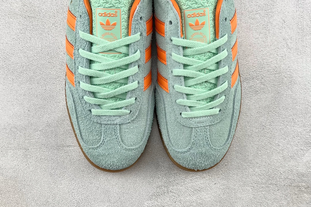 adidas originals Gazelle orange HQ8714