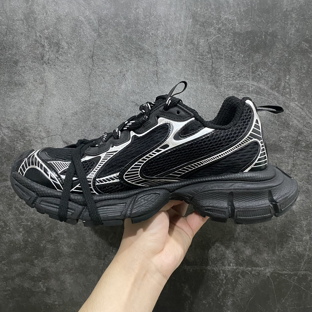 图片[2]-【总裁版】BALENCIAGA 3XL Sneakers 巴黎世家十代网布系带低帮走秀复古老爹鞋全套原纸板楦头开发 最原汁原味的灵魂版型全鞋荧光划线卡点 胶水把控整洁度追求极致完美每一双都是工艺品 多重QC质检 超越公司货的品控标准实实在在的免检产品 原盒原配 正确字体电绣 粗细、位置、大小正确 侧边TPU 透气孔匹配意产原版 正确分离大底 TPU软底 原版一致大底LOGO 立体感十足 原厂皮料水洗做旧 采购原厂网纱 不含皮革 网布材料和聚氨酯 磨损效果 鞋头边缘和后帮 Balenciaga 徽标 鞋面和后跟凸印尺码 鞋舌 3XL 橡胶品牌标识和反光细节 鞋帮拉袢和鞋舌拉祥 配反光细节 备用鞋带在鞋履前侧 可在穿着前取下 便于不同造型搭配 正常尺码  尺码：35 36 37 38 39 40 41 42 43 44 45 46n-莆田鞋批发中心